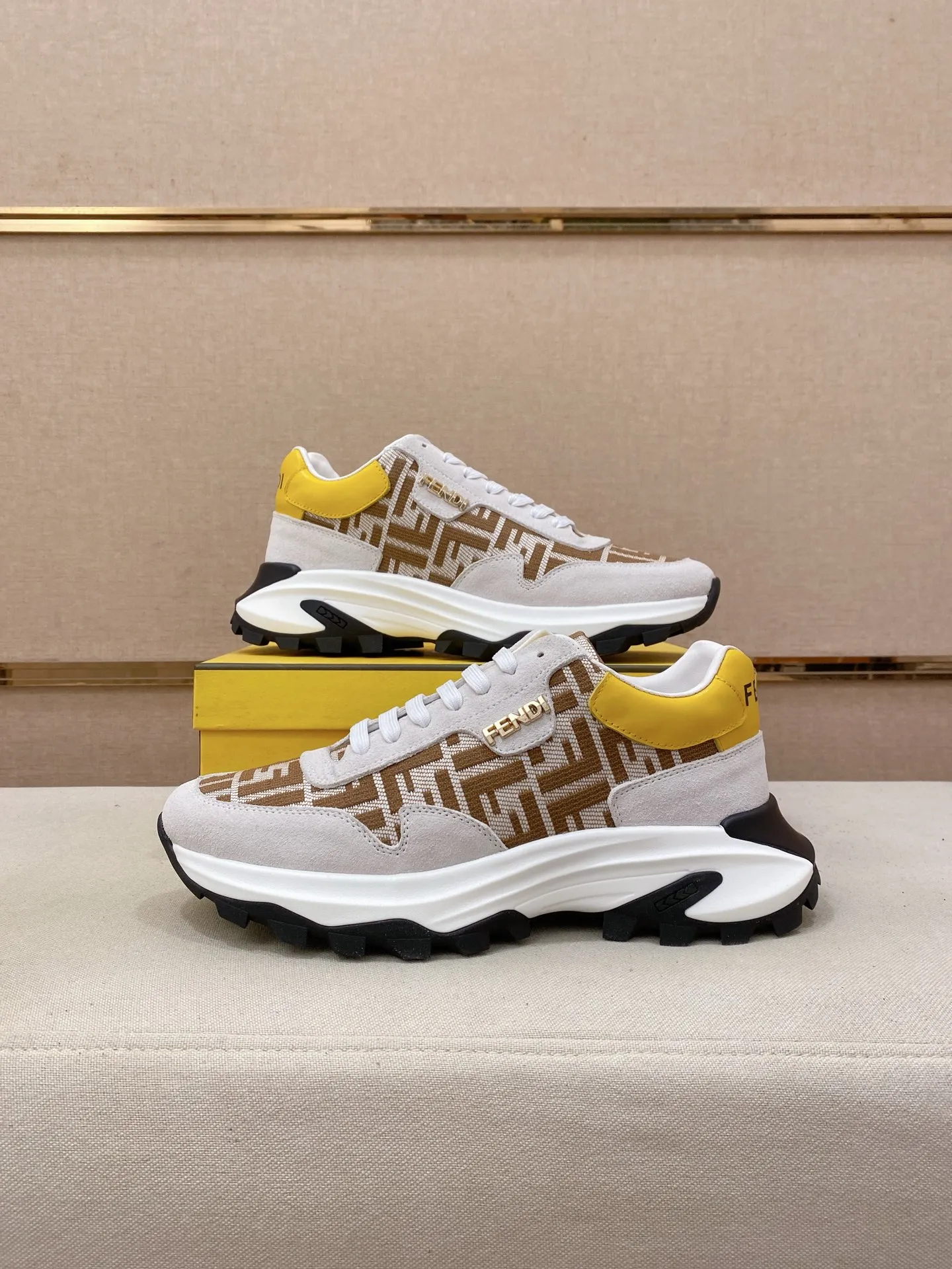 Men's shoes 💰 462💰 (fendi) New style 👊🏻 upper 🇮🇹 imported cowhide fabric 🇩🇪 lining imported sheepskin lining. The original outsole is molded to highlight the identity of every man, and the upper foot is elegant and stable🚶🏻🚶🏻The high-end custom counters reproduce the original version📯No matter the wind or rain, the shoe last remains unchanged and can withstand the verification of time🔍️,🔵 Size: 38-44